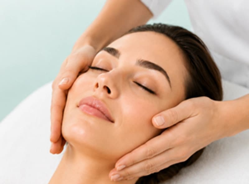 Gezichtsmassage behandeling